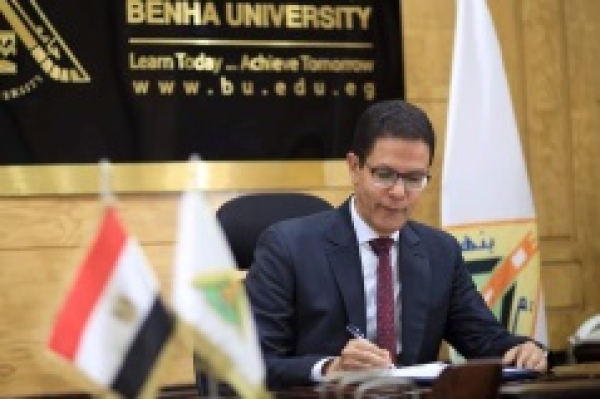 El-Gizaway issues a number of decrees in the University