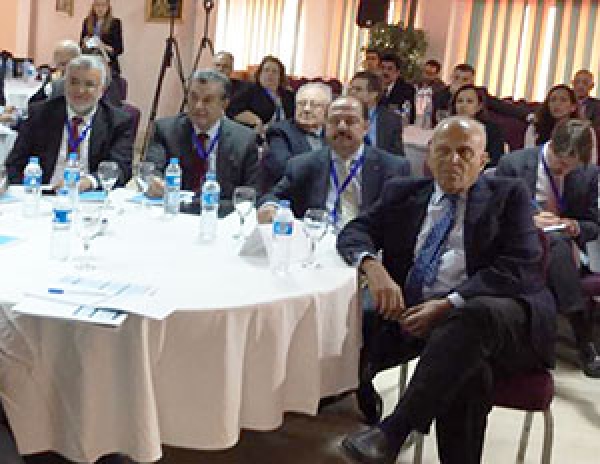 Benha University President participates in the Medical Researches Forum, Aswan