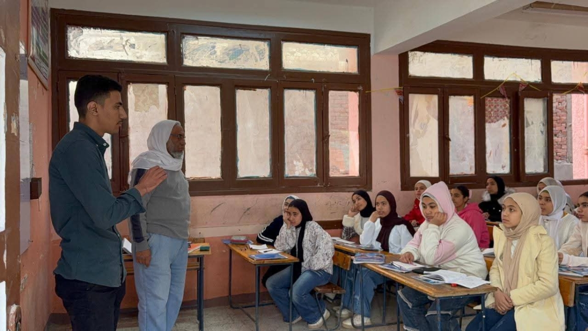 Benha University Organized a Seminar on "Challenges of Social Media and Its Impact on Children" at Tant Al-Jazeera Preparatory School in Toukh