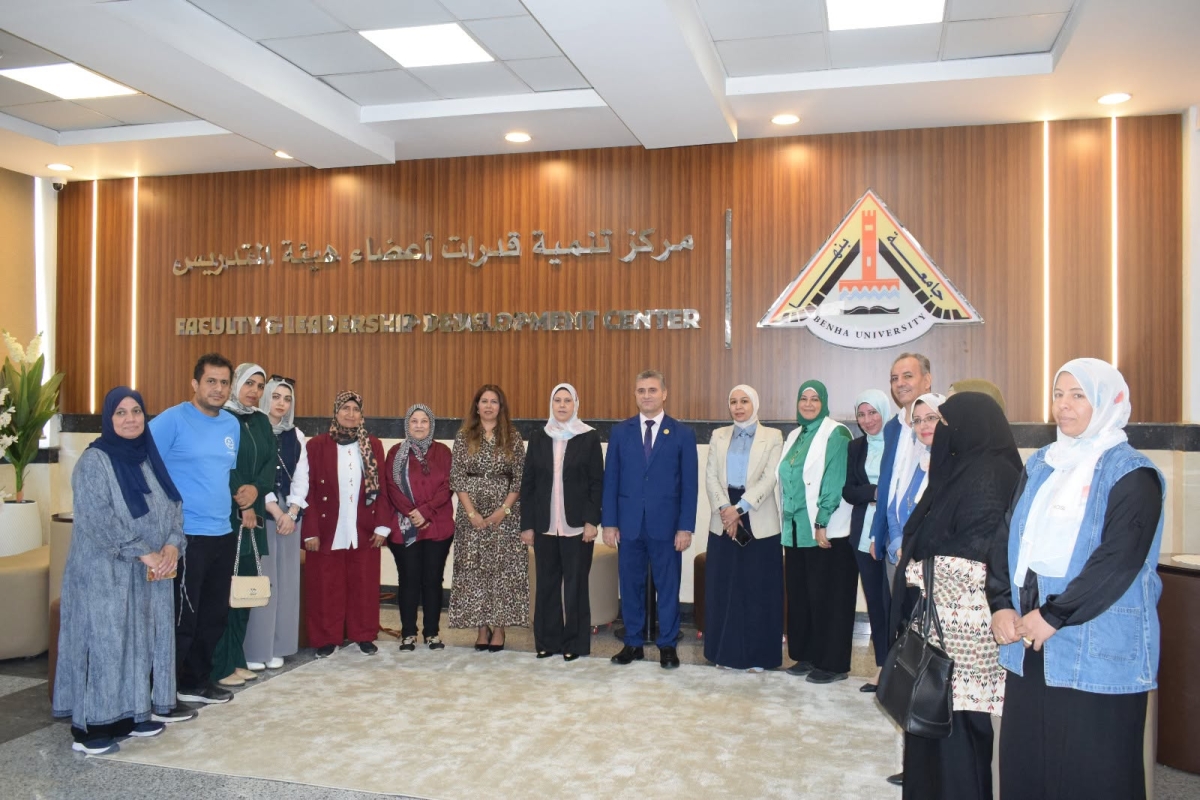 Vice President of Benha University for Community Service and Environmental Development Opens the "Leadership and Influence" Training Course